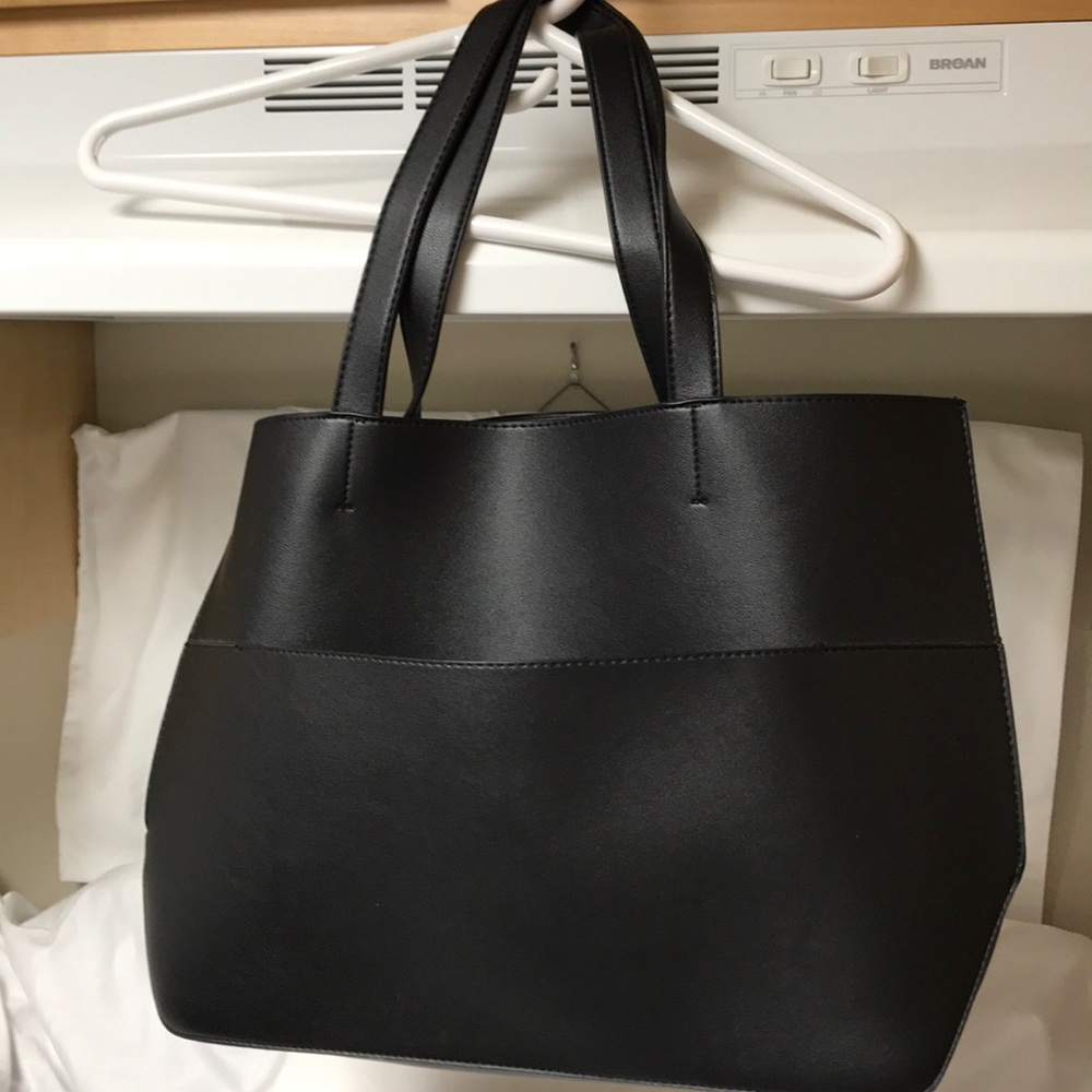SUMMER & ROSE.  Tote bag.  Black vegan leather.